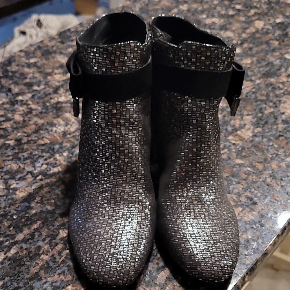 Alex & Marie Elegant Black and Silver Women's Ankle Boots Size 8 NWOT